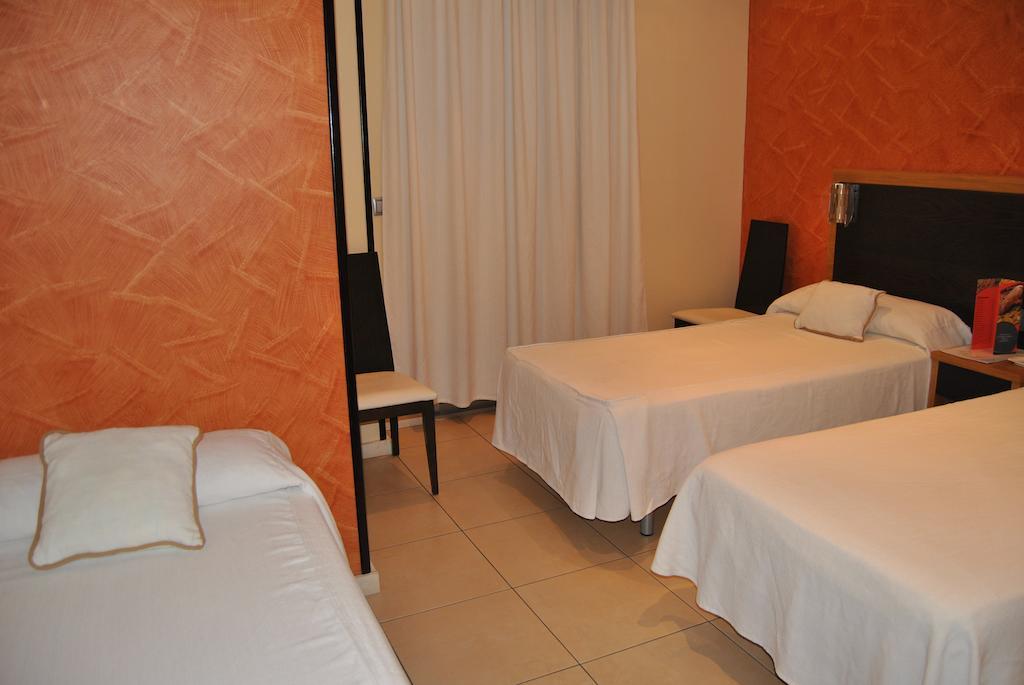 Hotel Fuente De La Magdalena Santa Amalia Pokoj fotografie