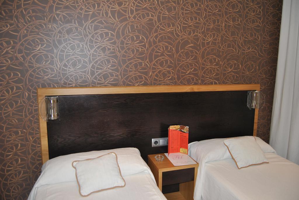 Hotel Fuente De La Magdalena Santa Amalia Pokoj fotografie